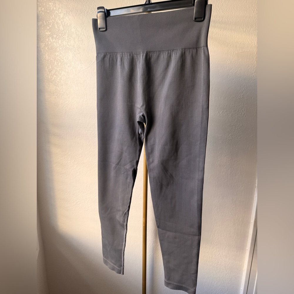 Women’s Ribbed Seamless High-Waisted Leggings Gray Size L Stretch